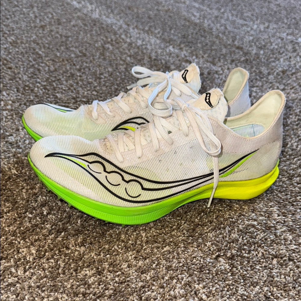 Saucony endorphine cheetah  White and Neon Green spikes